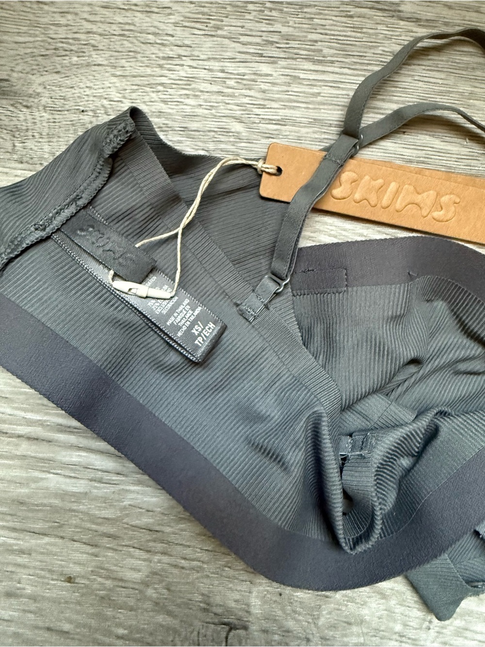 SKIMS Smooth Ribbed Bralette - Picture 4 of 5